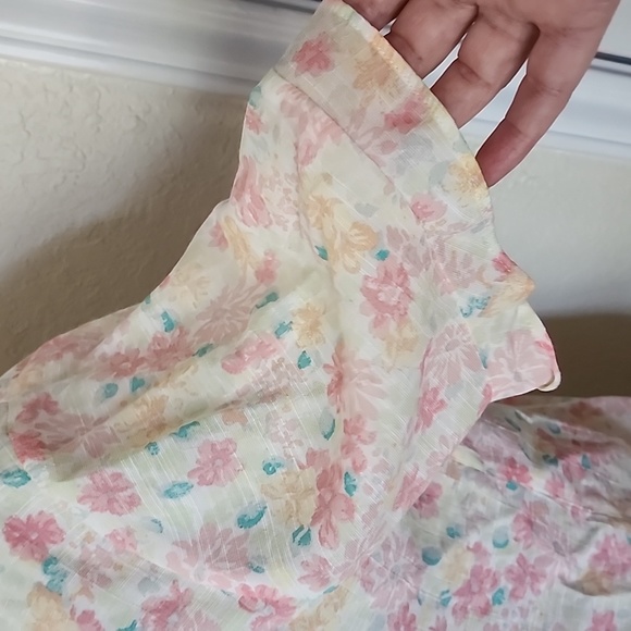 LC Lauren Conrad Pastel Colors Floral Top - Picture 9 of 9